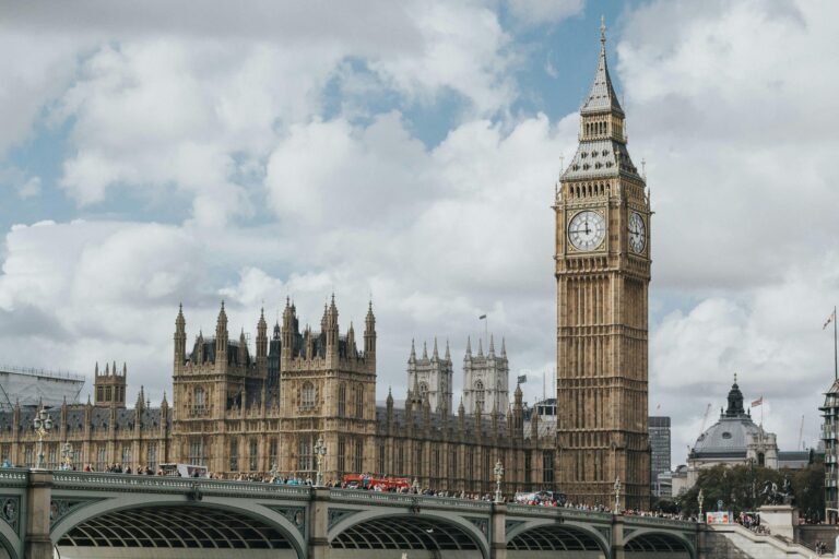 What the different parties are promising for the UK fintech scene
